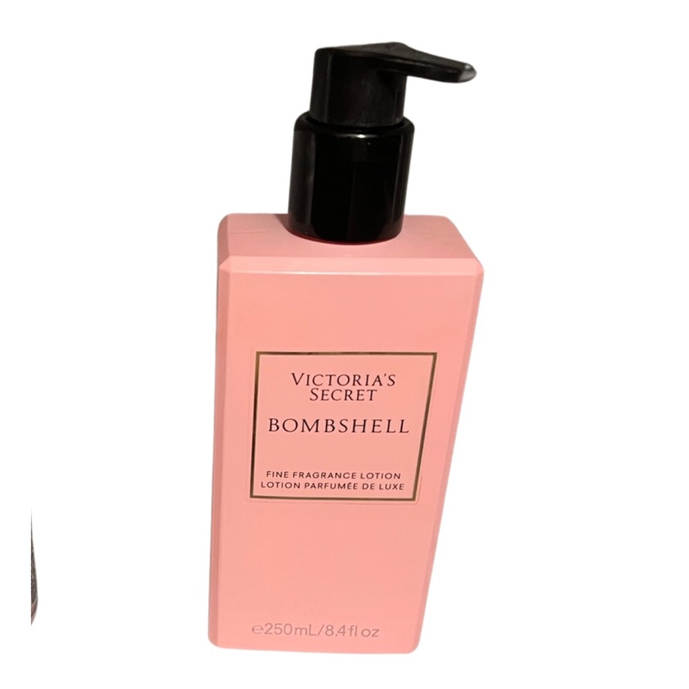 Victoria Secret Bombshell Amazing Sexy Lotion Brand New